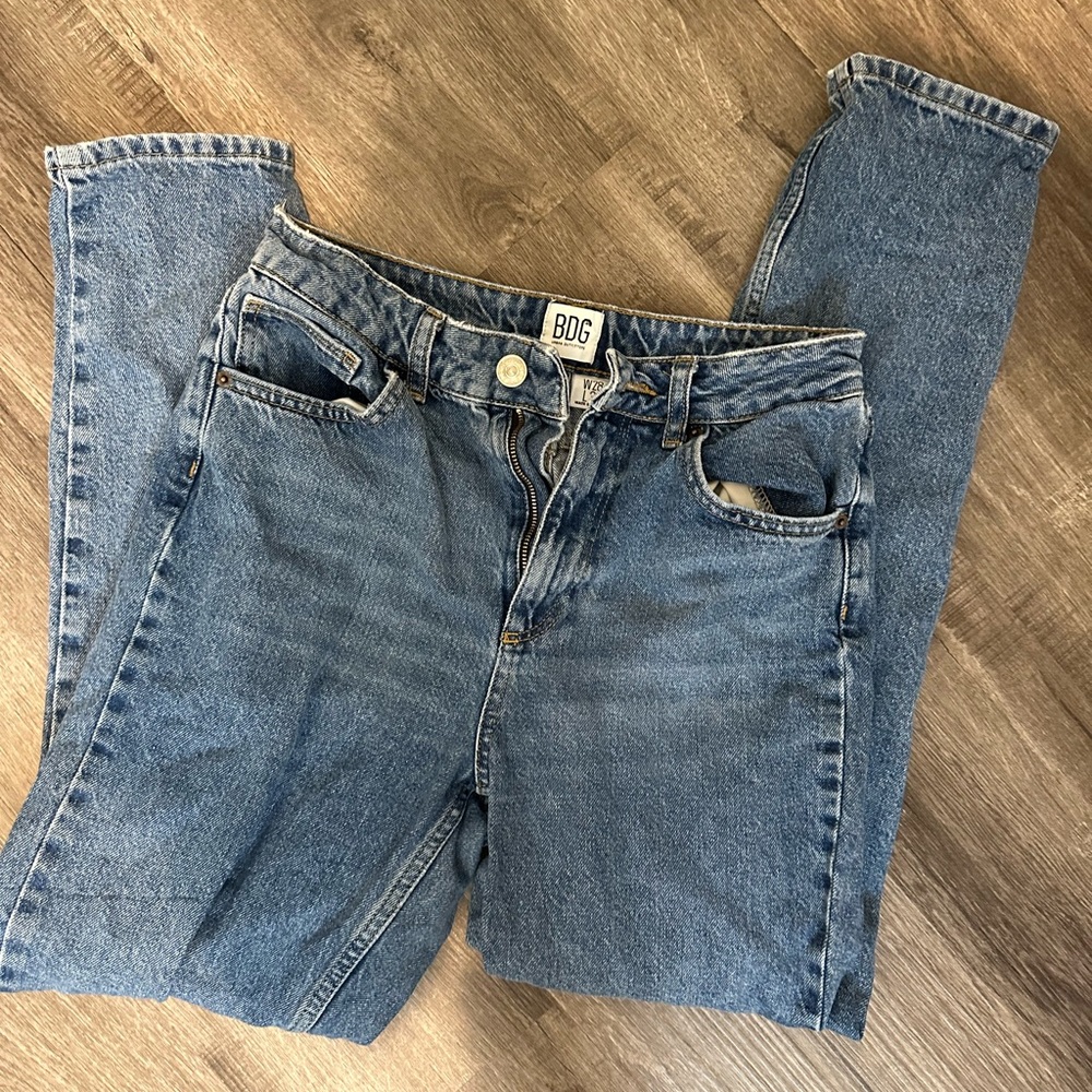 Urban Outfitters BDG mom jeans size 28